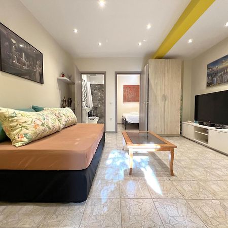 شقة Historic Center Getaway 10'Walk To Acropolis Hill أثينا المظهر الخارجي الصورة